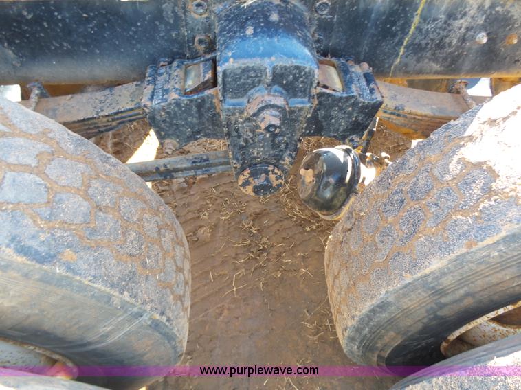 image for item K5775 1984 Peterbilt 359 semi truck