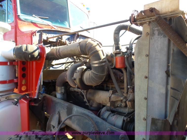 image for item K5775 1984 Peterbilt 359 semi truck