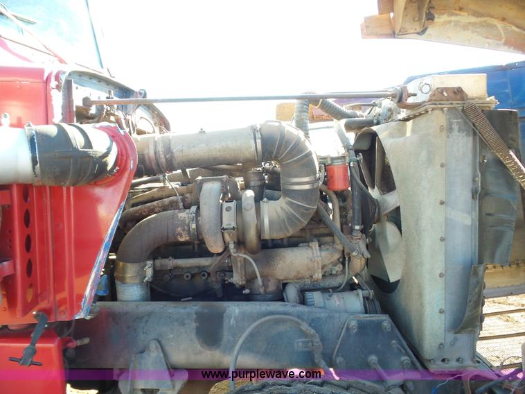 image for item K5775 1984 Peterbilt 359 semi truck