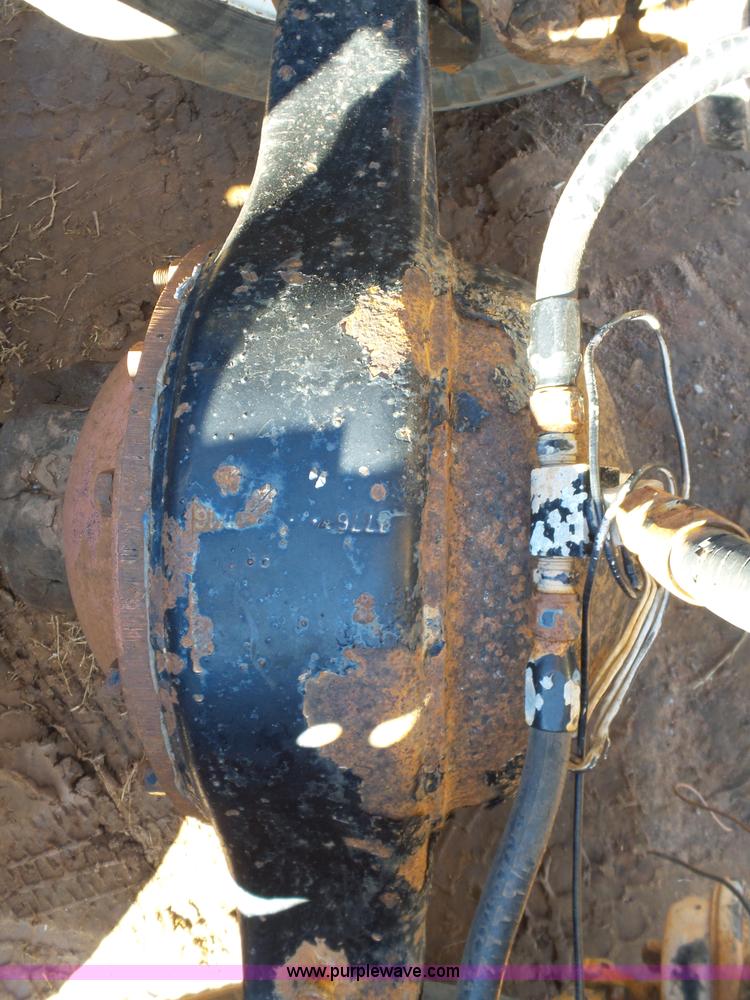 image for item K5775 1984 Peterbilt 359 semi truck