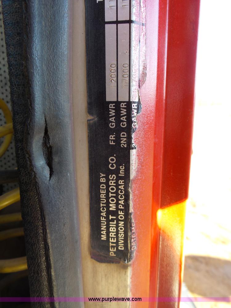 image for item K5775 1984 Peterbilt 359 semi truck