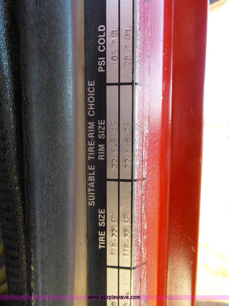 image for item K5775 1984 Peterbilt 359 semi truck