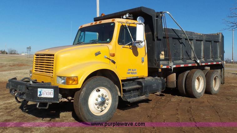 image for item K5776 2000 International F4900 dump truck