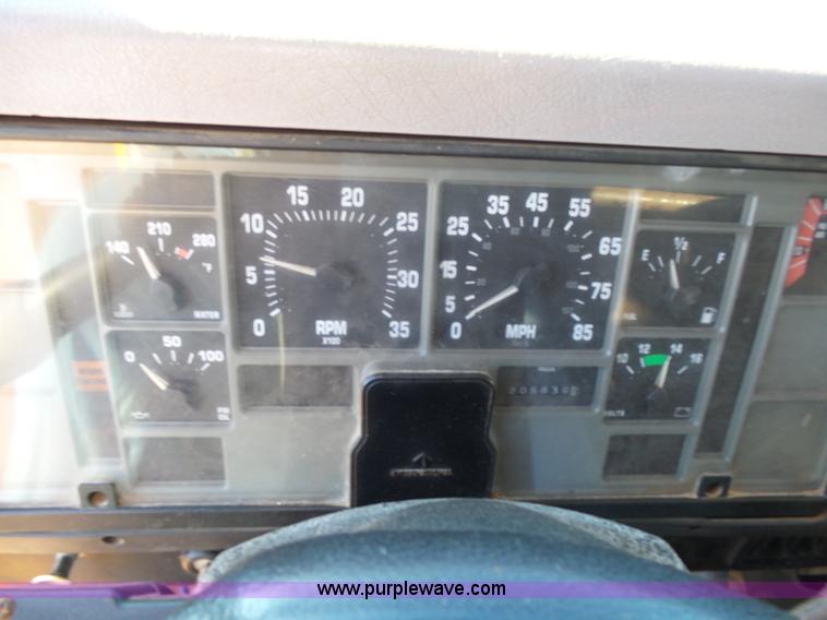 image for item K5776 2000 International F4900 dump truck