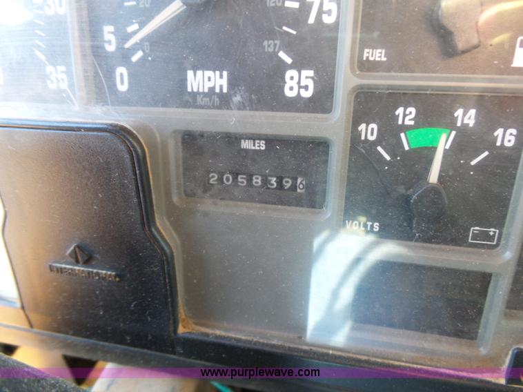 image for item K5776 2000 International F4900 dump truck