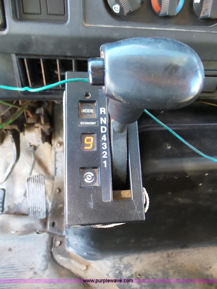 image for item K5776 2000 International F4900 dump truck