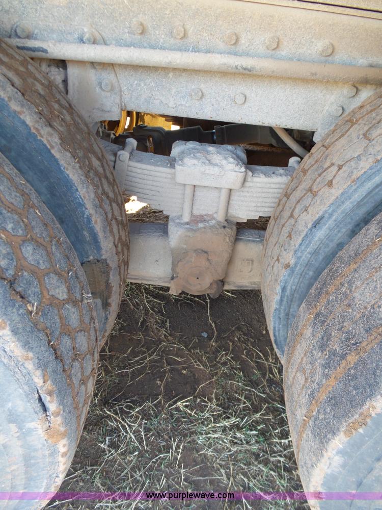 image for item K5776 2000 International F4900 dump truck