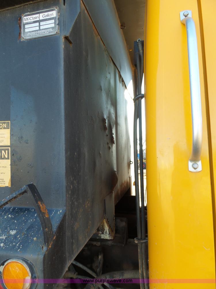 image for item K5776 2000 International F4900 dump truck