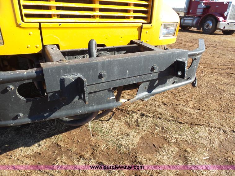 image for item K5776 2000 International F4900 dump truck