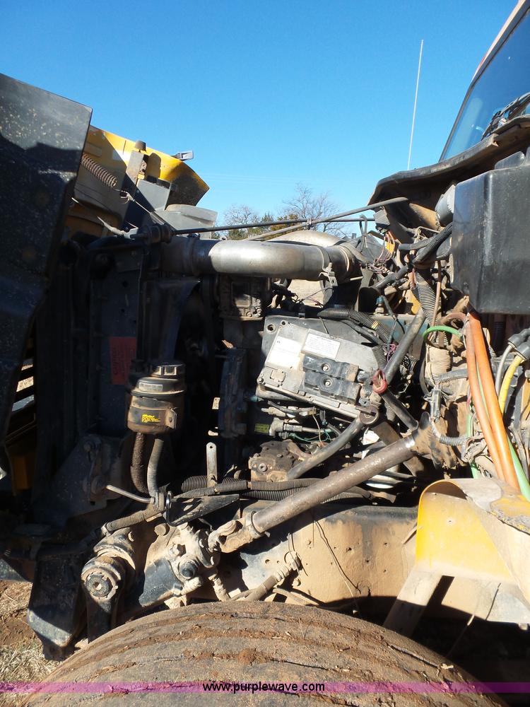 image for item K5776 2000 International F4900 dump truck