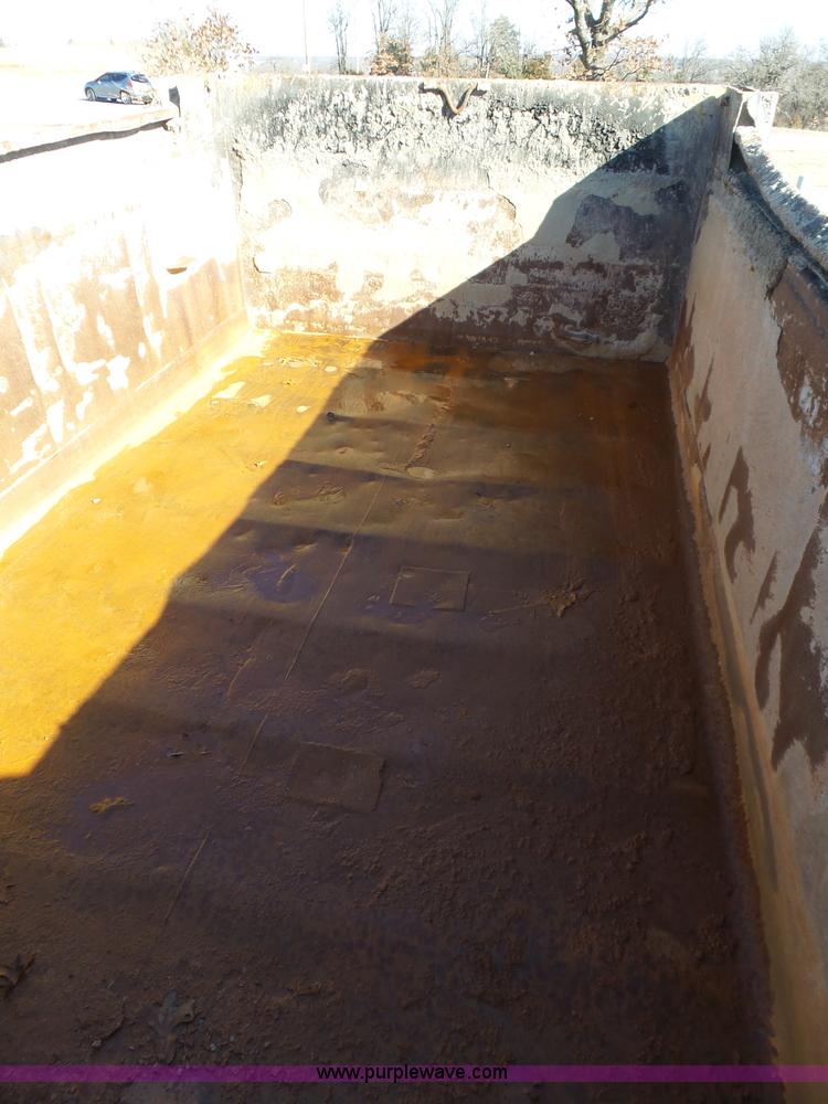 image for item K5776 2000 International F4900 dump truck