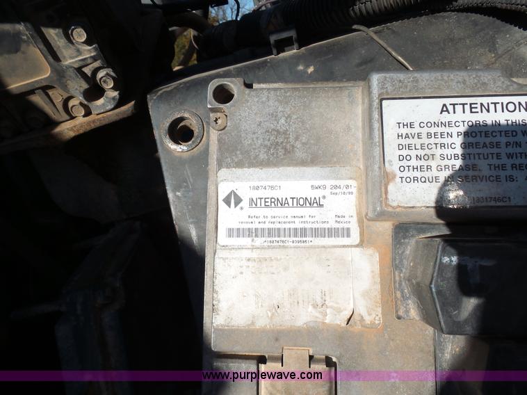 image for item K5776 2000 International F4900 dump truck