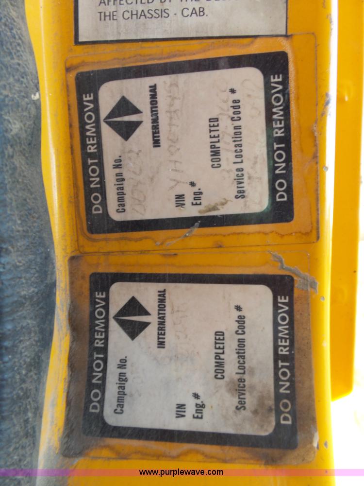 image for item K5776 2000 International F4900 dump truck