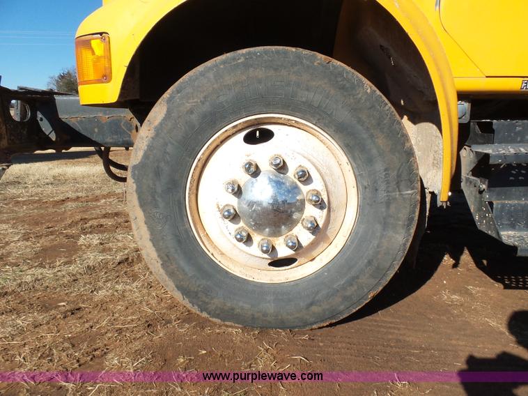 image for item K5776 2000 International F4900 dump truck