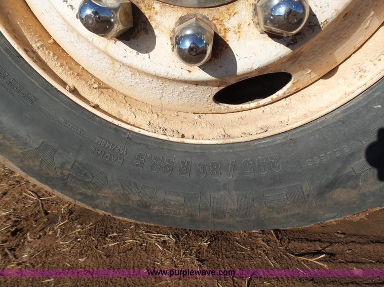 image for item K5776 2000 International F4900 dump truck