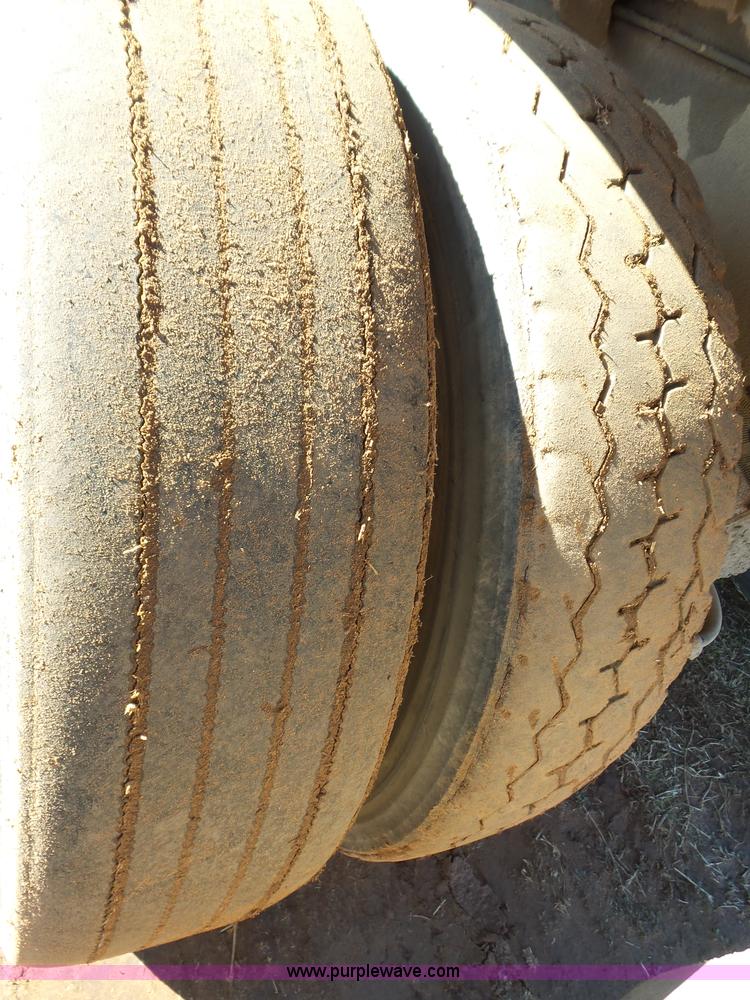 image for item K5776 2000 International F4900 dump truck