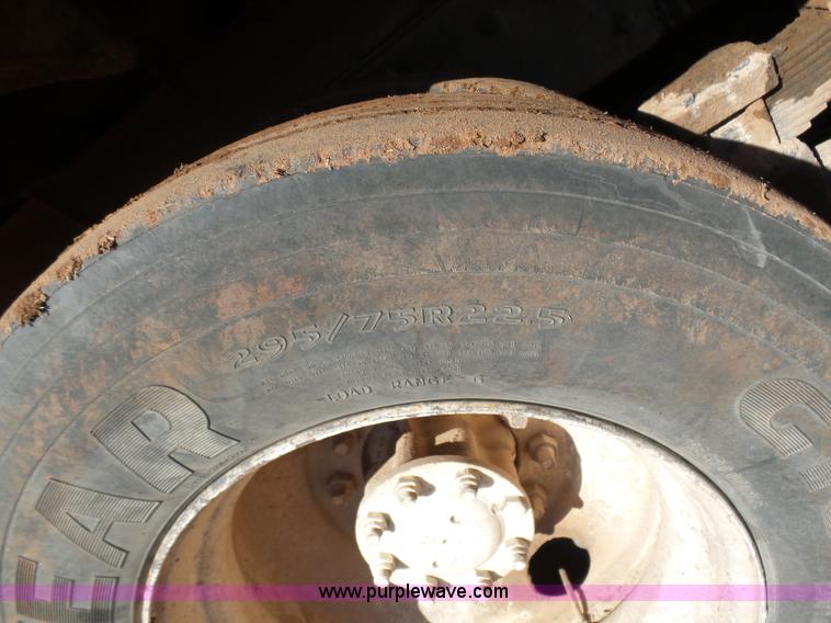 image for item K5776 2000 International F4900 dump truck