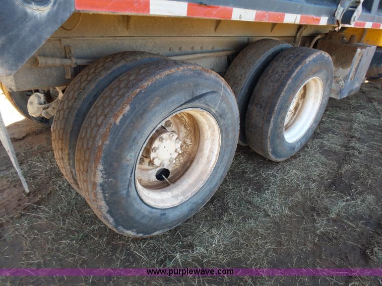 image for item K5776 2000 International F4900 dump truck