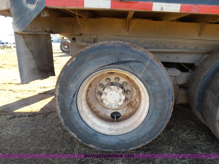 image for item K5776 2000 International F4900 dump truck