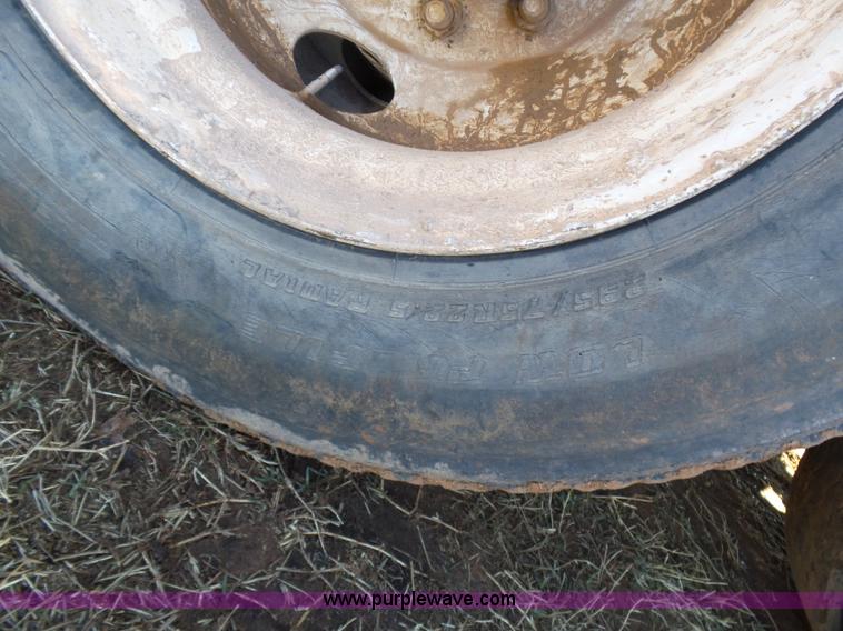 image for item K5776 2000 International F4900 dump truck