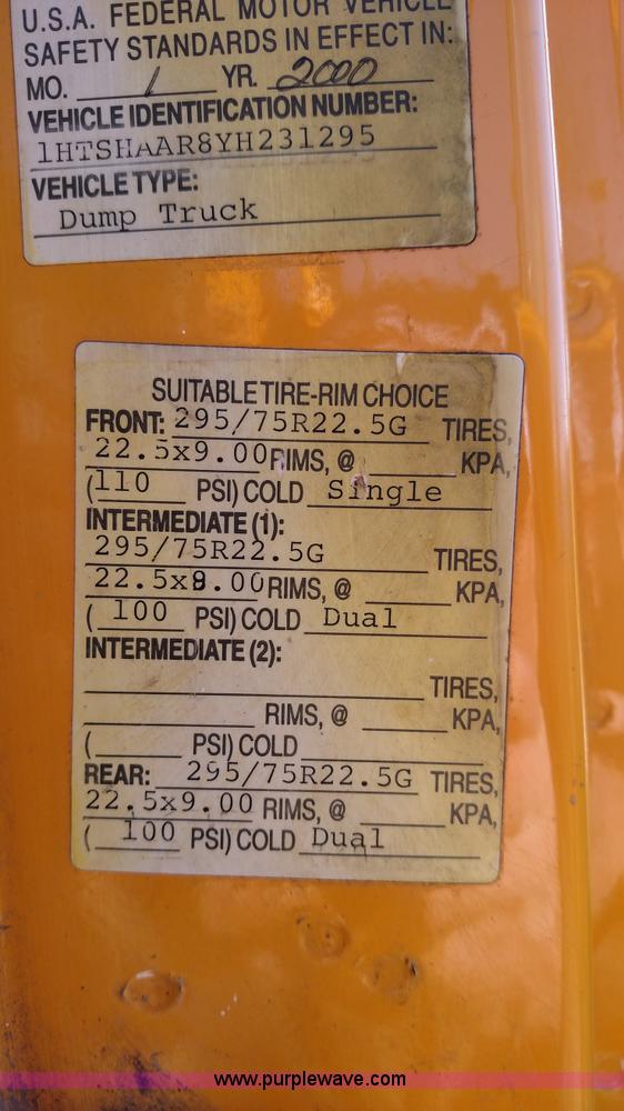 image for item K5776 2000 International F4900 dump truck