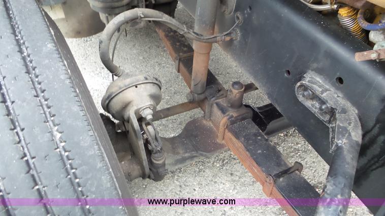 image for item K6954 2007 Sterling L9500 rollback truck