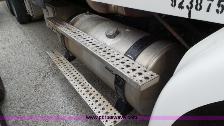 image for item K6954 2007 Sterling L9500 rollback truck