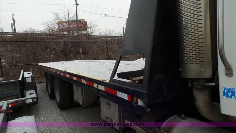 image for item K6954 2007 Sterling L9500 rollback truck