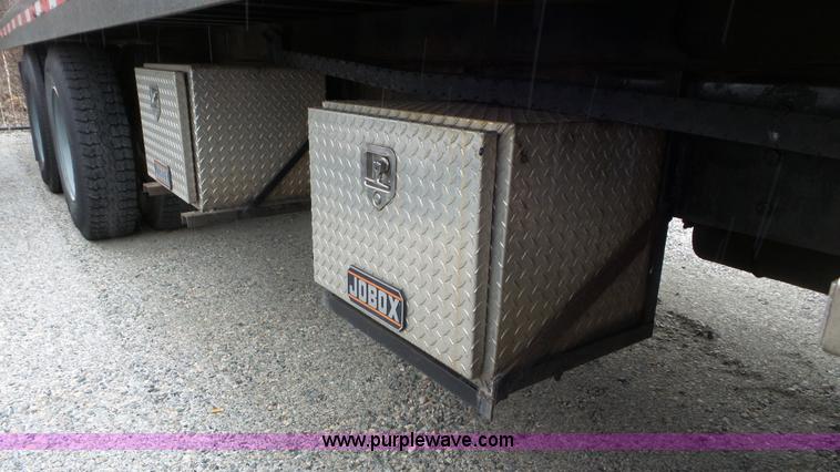 image for item K6954 2007 Sterling L9500 rollback truck