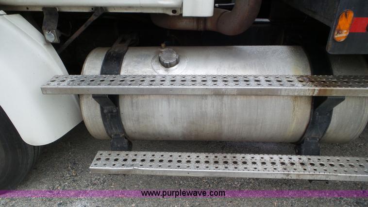 image for item K6954 2007 Sterling L9500 rollback truck