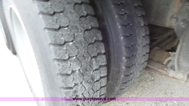 image for item K6954 2007 Sterling L9500 rollback truck