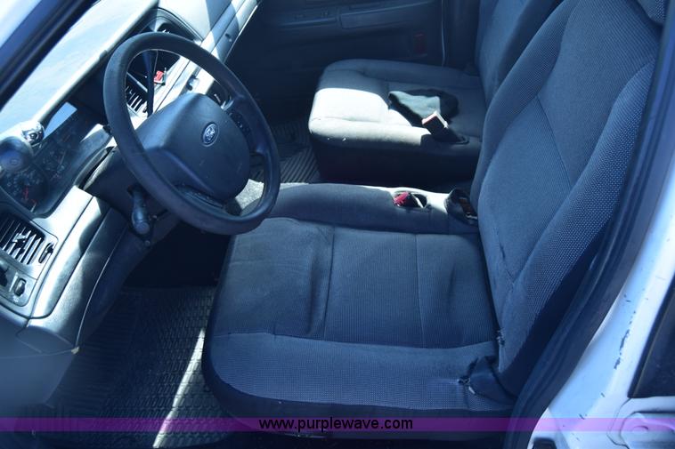 image for item K8695 2007 Ford Crown Victoria Police Interceptor