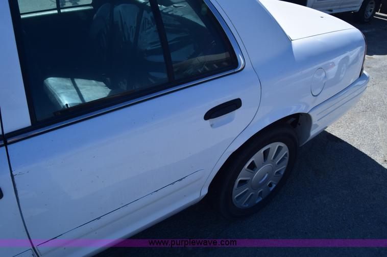 image for item K8695 2007 Ford Crown Victoria Police Interceptor