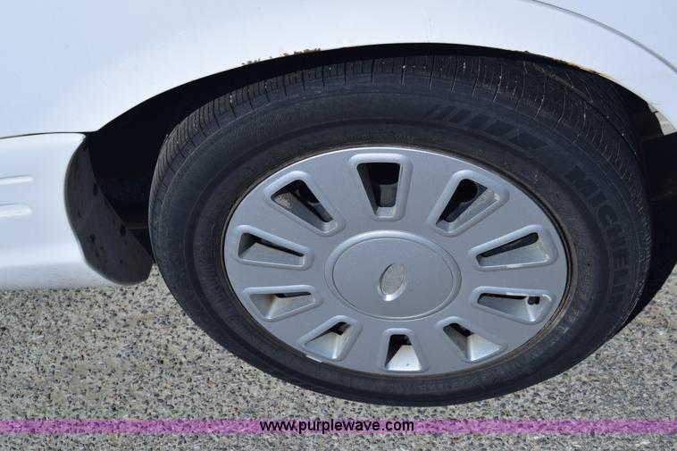 image for item K8695 2007 Ford Crown Victoria Police Interceptor