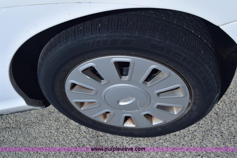 image for item K8695 2007 Ford Crown Victoria Police Interceptor