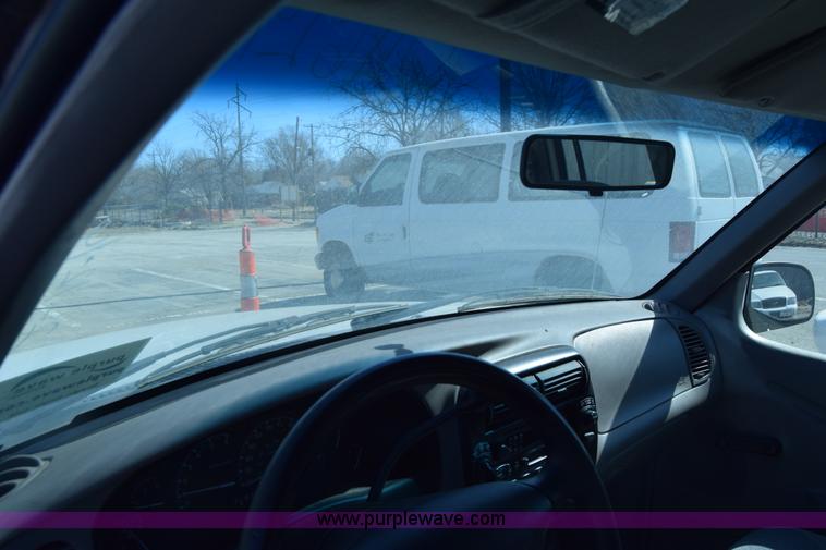 image for item K8696 2000 Ford Explorer SUV