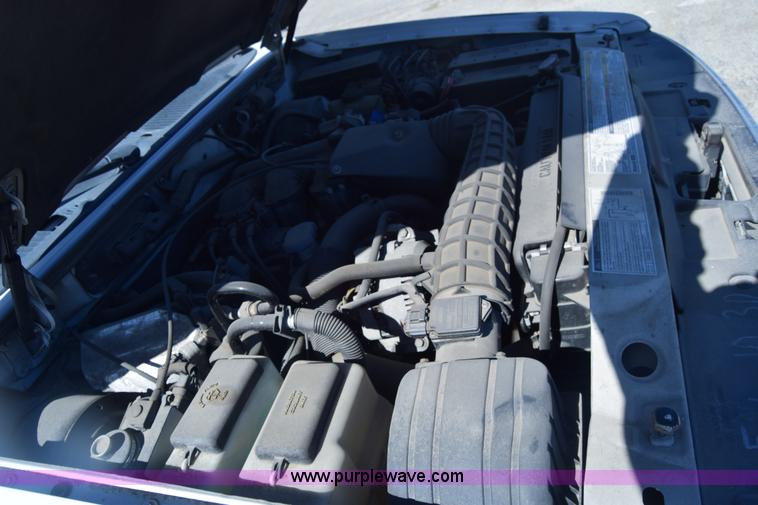 image for item K8696 2000 Ford Explorer SUV