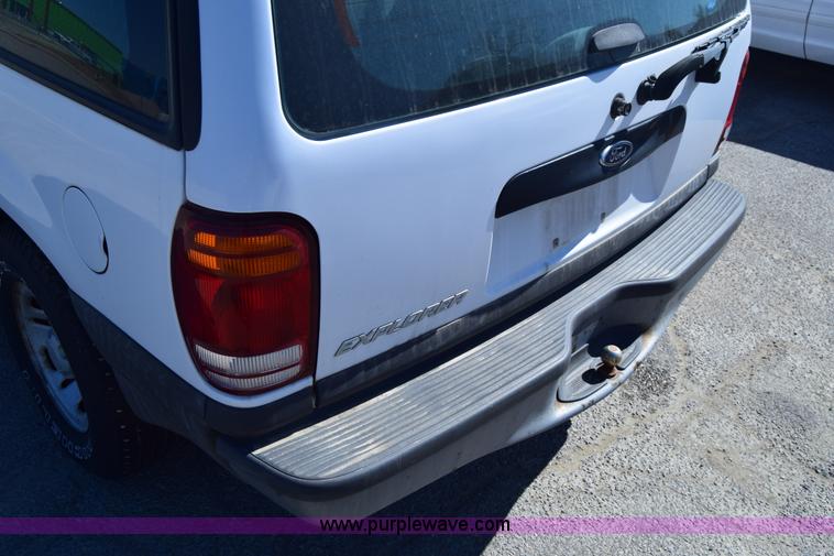 image for item K8696 2000 Ford Explorer SUV