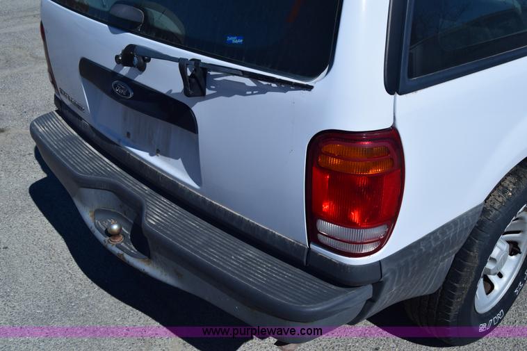 image for item K8696 2000 Ford Explorer SUV