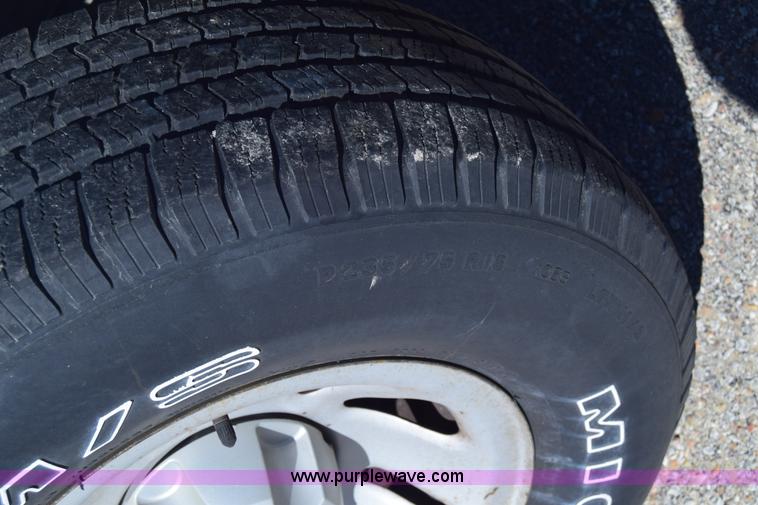 image for item K8696 2000 Ford Explorer SUV