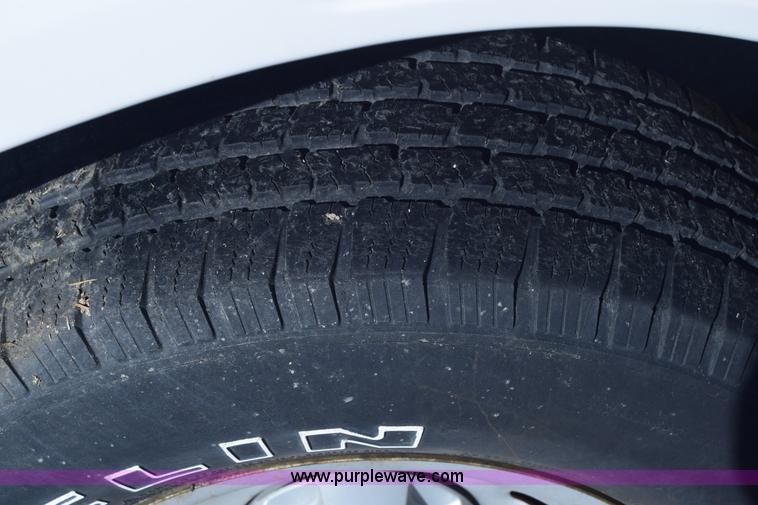 image for item K8696 2000 Ford Explorer SUV