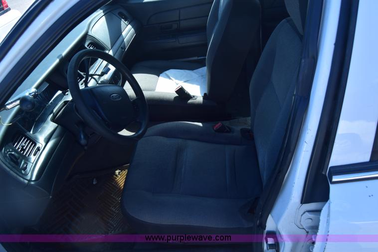 image for item K8697 2008 Ford Crown Victoria Police Interceptor