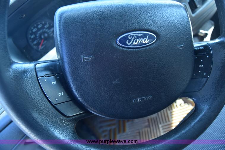 image for item K8697 2008 Ford Crown Victoria Police Interceptor