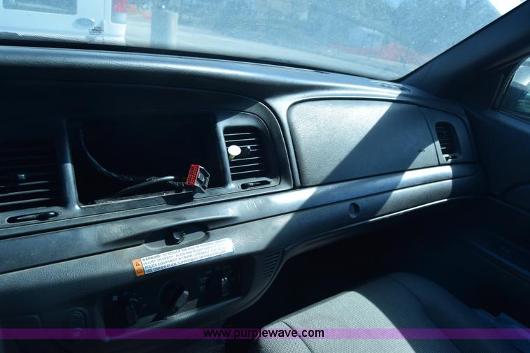 image for item K8698 2008 Ford Crown Victoria Police Interceptor