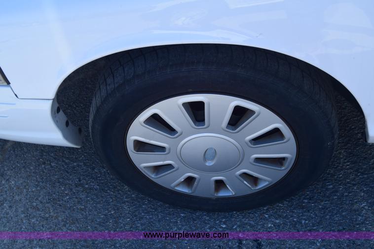 image for item K8698 2008 Ford Crown Victoria Police Interceptor