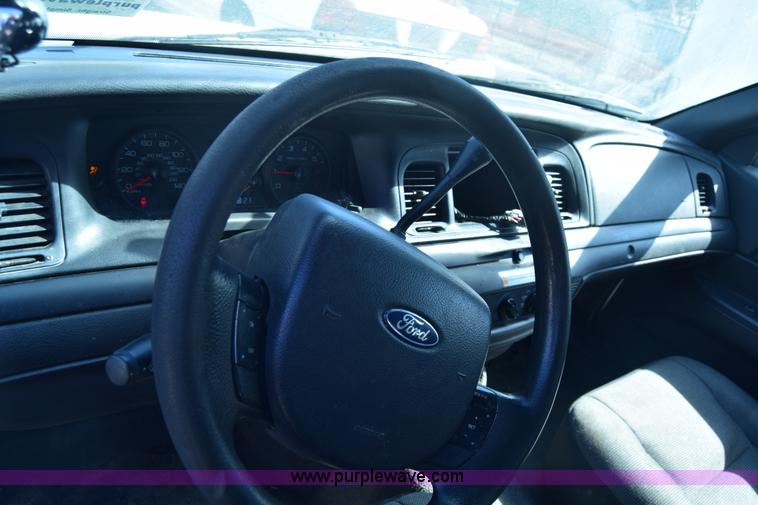 image for item K8699 2008 Ford Crown Victoria Police Interceptor