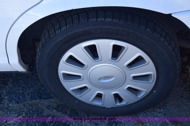 image for item K8699 2008 Ford Crown Victoria Police Interceptor