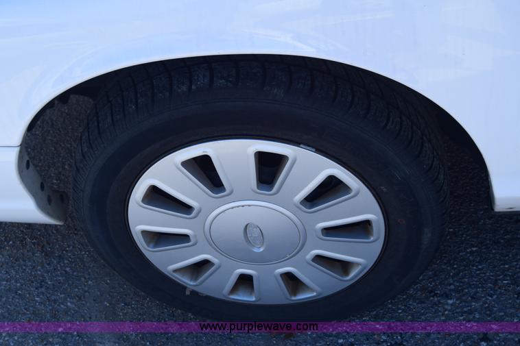 image for item K8699 2008 Ford Crown Victoria Police Interceptor