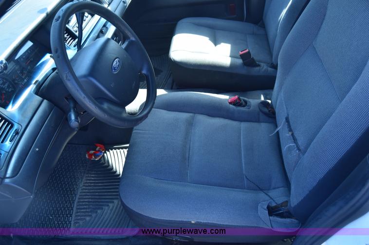image for item K8700 2008 Ford Crown Victoria Police Interceptor
