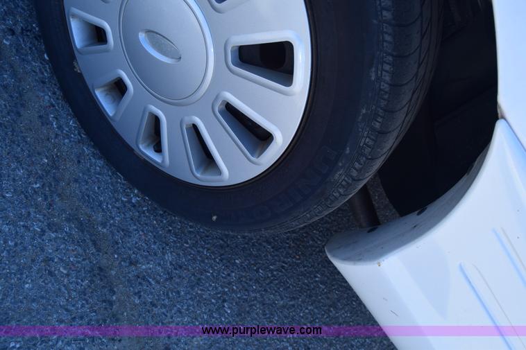 image for item K8700 2008 Ford Crown Victoria Police Interceptor